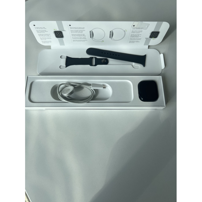 Apple Watch Series 6 GPS + Cellular 44mm Deep Navy Sport Band