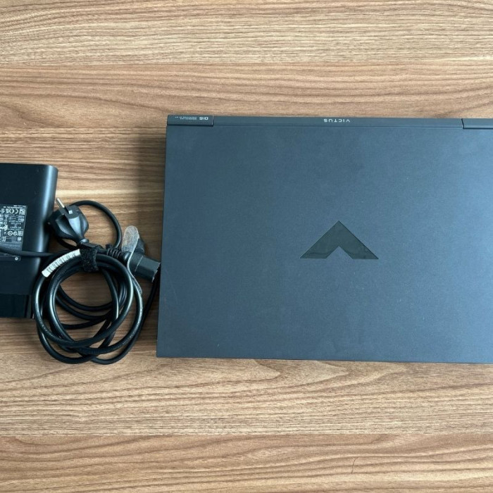 HP Victus 15 Core i5-12450H 15,6" Szary