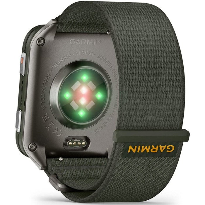 Garmin Venu X1 Moss z tytanowym deklem i nylonowym paskiem ComfortFit w kolorze Moss