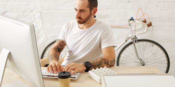 Sprzęt w subskrypcji dla twórców – kiedy przekłada się na lepszy efekt końcowy?